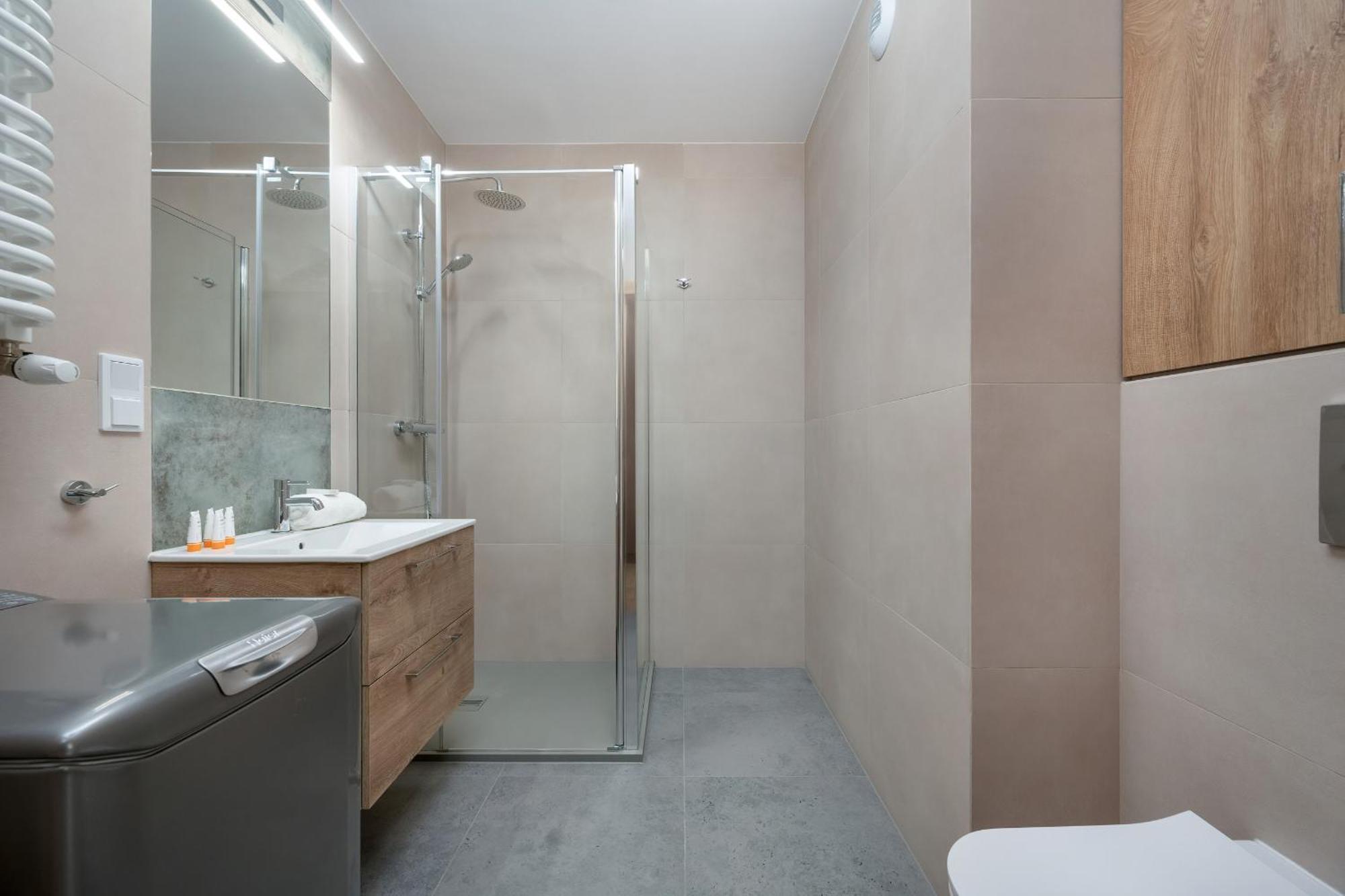 Wroclaw 1-Bedroom Apartment With Parking & Balcony By Noclegi Renters Exterior photo